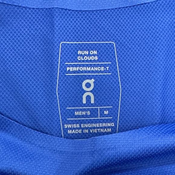 On Running Men's Vibrant Blue and Black Tee - Picture 3 of 6